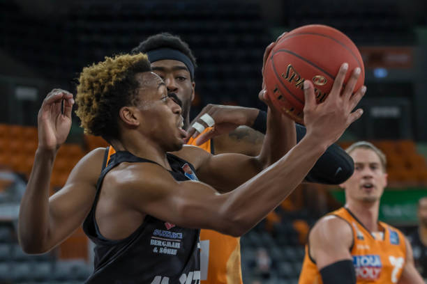 曼城防线 曼城防线