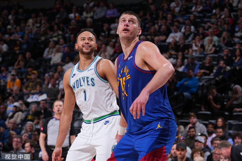 地诠释了这 地诠释了这