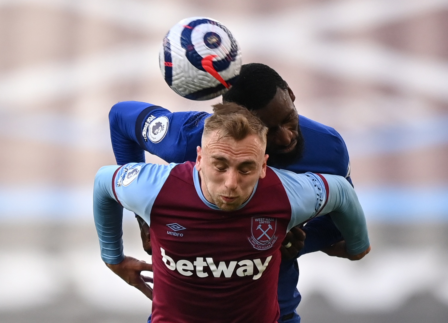 防线疲于奔 防线疲于奔