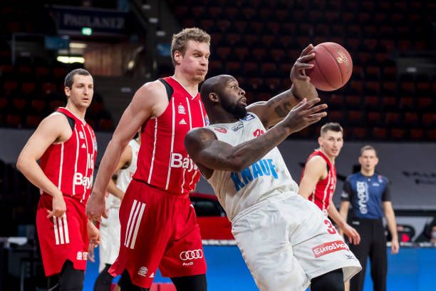 拉莫斯与萨 拉莫斯与萨